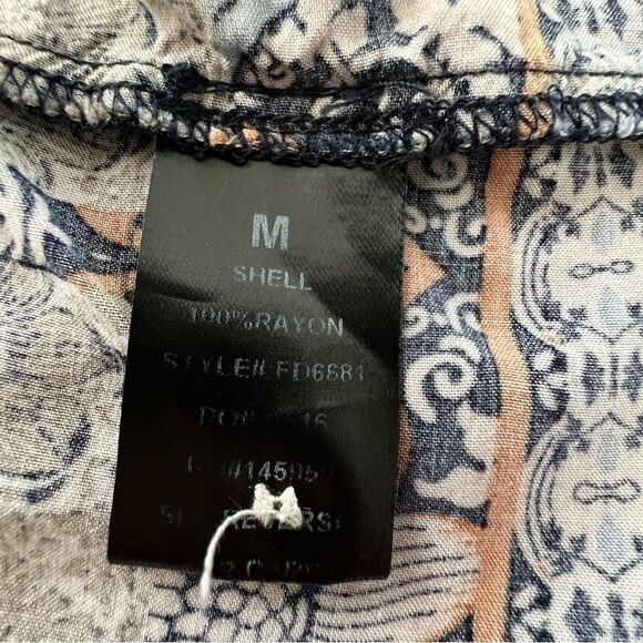 Vici Geometric Print Button Down Tunic Too - Picture 7 of 8